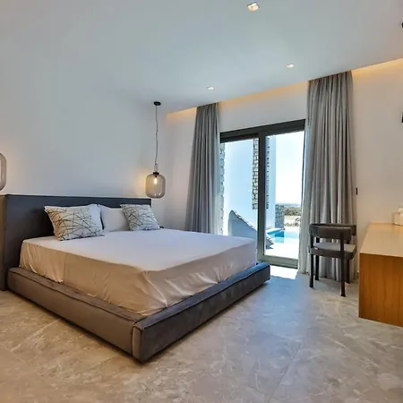 Villa Extraordinary Naxos | Frantz | 6 Bedrooms | 2 Swimming Pools With Floating Sunbeds | 3 Jacuzzis | Sea Views | Pláka