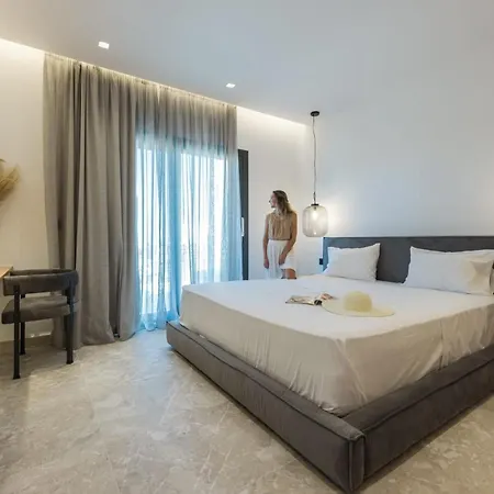 Extraordinary Naxos | Frantz | 6 Bedrooms | 2 Swimming Pools With Floating Sunbeds | 3 Jacuzzis | Sea Views | * Pláka